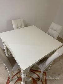 Tavolo quadrato
