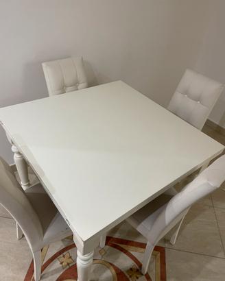 Tavolo quadrato