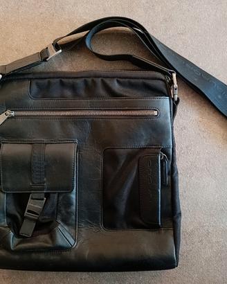 Tracolla da uomo Piquadro.