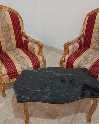 Set di due poltrone piu un tavolino in mármo 