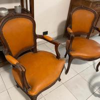 poltroncine da camera in legno e pelle 