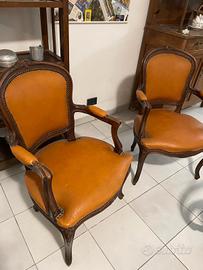 poltroncine da camera in legno e pelle 