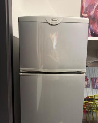 *Frigorifero Whirlpool grigio con congelatore, sol