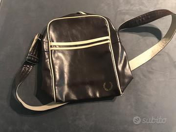 Borsa a tracolla laterale Fred Perry Marrone