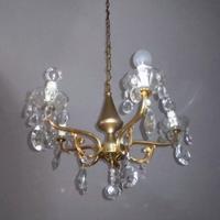 Lampadario con pendenti in cristallo