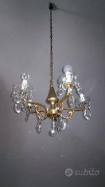 Lampadario con pendenti in cristallo