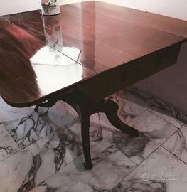 Tavolo a bandelle inglese '800