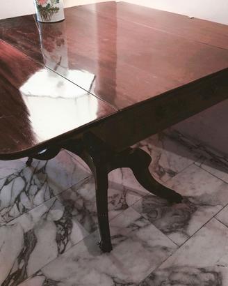 Tavolo a bandelle inglese '800