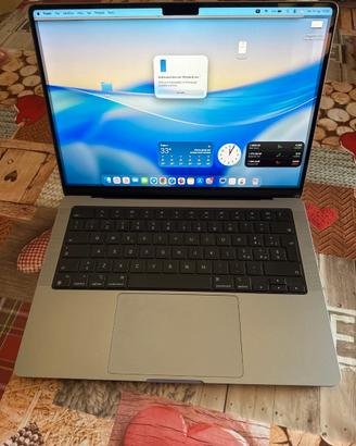 MacBook Pro 14"