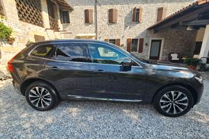 VOLVO XC60 B4 Inscription pari al nuovo