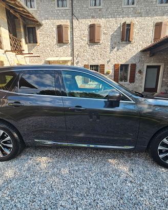 VOLVO XC60 B4 Inscription pari al nuovo