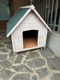 Casetta in legno, cuccia per animali