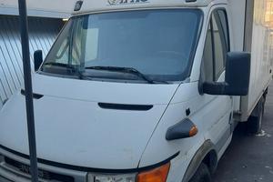 Furgone isotermico con gruppo frigorifero 