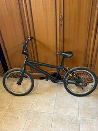 BMX bicicletta