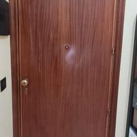 Portone e porte interne in legno