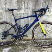 BMC URS Two Apex gravel carbonio