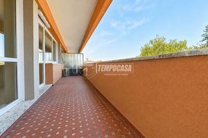 BILOCALE CON TERRAZZO E POSTO AUTO