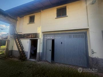 MAGAZZINO CON POSSIBILITA' DI CAMBIO D'USO E DOPPI