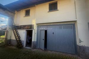 MAGAZZINO CON POSSIBILITA' DI CAMBIO D'USO E DOPPI