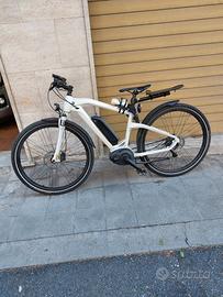 Bicicletta pedalata assistita BMW