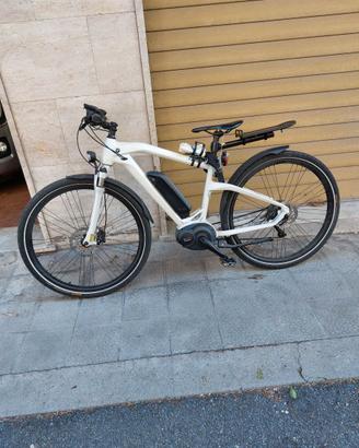Bicicletta pedalata assistita BMW