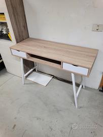 scrivania 