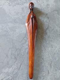 Scultura in legno Achatit. 