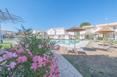 Elegante Appartamento Trilocale con Piscina a Jeso