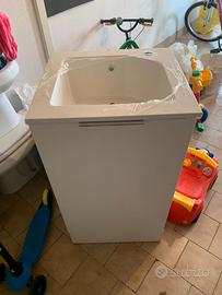 Lavatoio per bagno di servizio