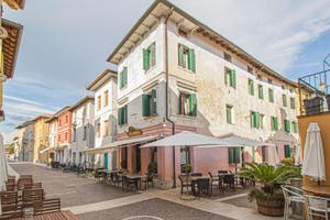 FABBRICATO IN CENTRO STORICO