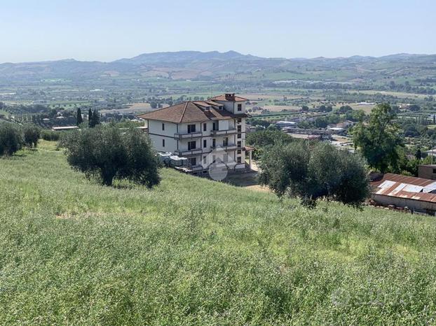 PALAZZINA A CASTELLALTO