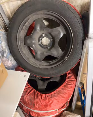 Gomme piu cerchi invernali 80 % R16
