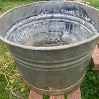 Antica vasca da bagno e da bucato