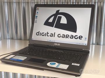 Notebook Asus ideale per internet scuola e ufficio