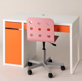 Scrivania bianca con cassetti arancioni + sedia