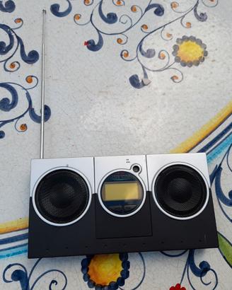 Radio sveglia Music Jockey con funzione orologio.