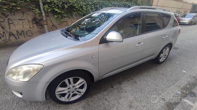 KIA cee'd modello 2009 neopatentati full optional
