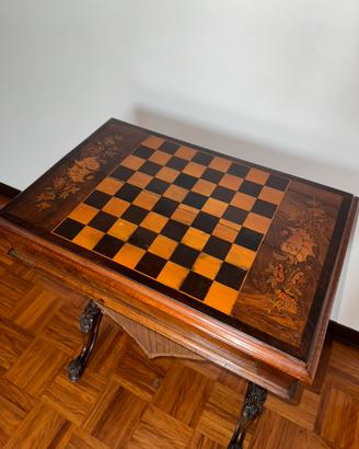 Antico tavolino da cucito 800