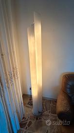 Lampada da terra Chimera - design Vico Magistretti