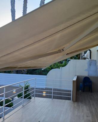Tenda da sole con bracci estensibili