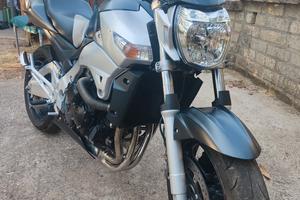 Suzuki GSR 600 