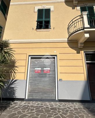 NEGOZIO A LAVAGNA
