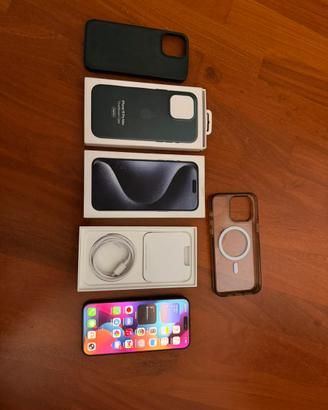 Iphone 15 pro max 256 gb + cover originale regali