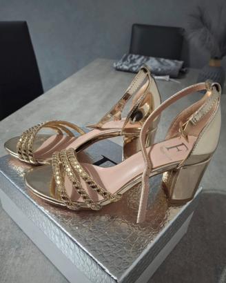 sandali oro con tacco numero 36