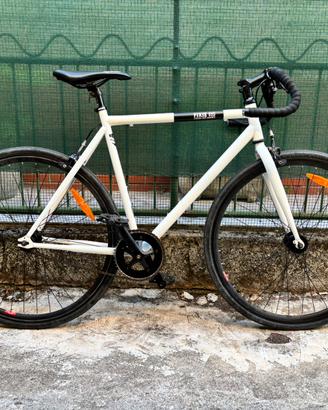 Bici fixed (scatto fisso)