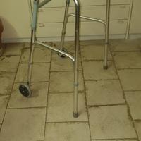 Girello pieghevole 2 ruote e 2 puntali