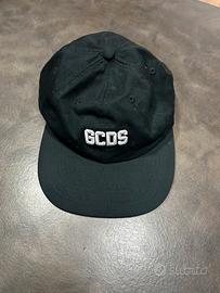 Cappellino GCDS