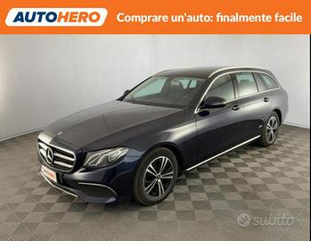 MERCEDES-BENZ E 220 TY04369