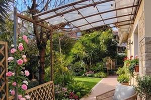 5 Vani con Giardino e Garage Zona Tivoli