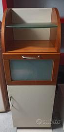 Mobiletto multiuso in legno con ripiano in vetro